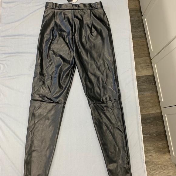 Fashion nova split ankle faux leather pants size medium - Picture 3 of 4